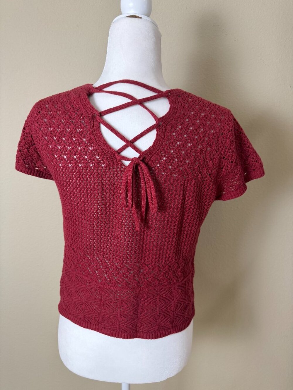 Jessica Simpson Crochet Open Weave Lace Up Back Sweater Knit Top T Shirt Size XS